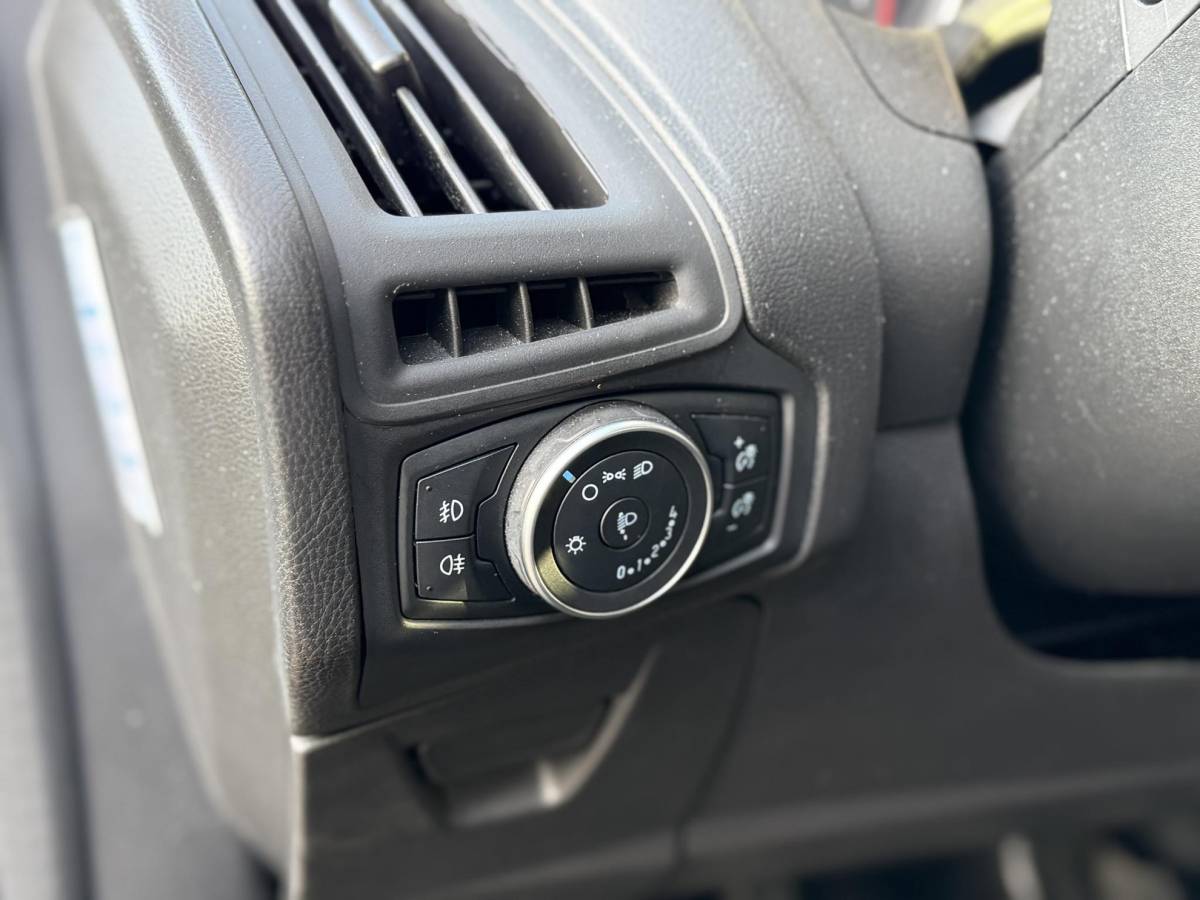 Ford Focus Ford Focus 1.0 Lease Edition 125PK | 2e Eigenaar | NL AUTO | NAP | Trekhaak | Navigatie | Airco | Cruise Control | Parkeersensoren | Lichtmetalen Velgen | APK tot 04-05-2027 |