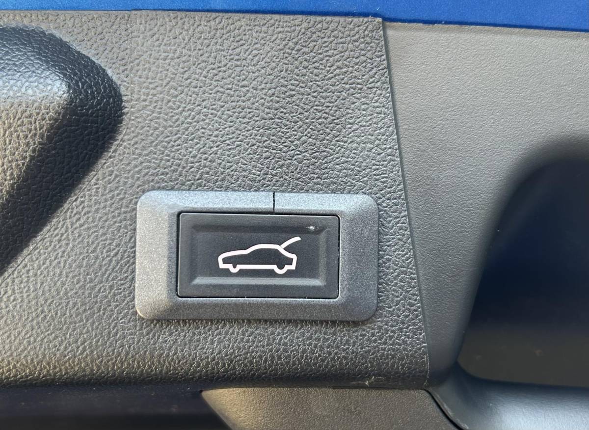 Ford Focus Ford Focus 1.0 EcoBoost ST Line Business | 2e Eigenaar | NL AUTO | PANO | Nieuw 18 Inch Velgen + Nieuwe Michelin Banden | Achteruitrijcamera | Keyless Entry | Navigatie | DAB+ | B&O Audio | LED | Stoelverwarming | Stuurverwarming | Voorruitverwarming | Climate Control | Apple Carplay & Android Auto | Privacy Glass | Parkeersensoren Voor en Achter | 2 Sleutels | APK tot 02-05-2027 |