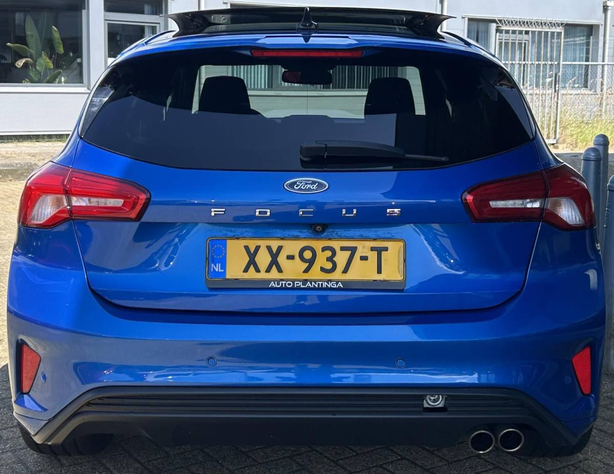 Ford Focus Ford Focus 1.0 EcoBoost ST Line Business | 2e Eigenaar | NL AUTO | PANO | Nieuw 18 Inch Velgen + Nieuwe Michelin Banden | Achteruitrijcamera | Keyless Entry | Navigatie | DAB+ | B&O Audio | LED | Stoelverwarming | Stuurverwarming | Voorruitverwarming | Climate Control | Apple Carplay & Android Auto | Privacy Glass | Parkeersensoren Voor en Achter | 2 Sleutels | APK tot 02-05-2027 |