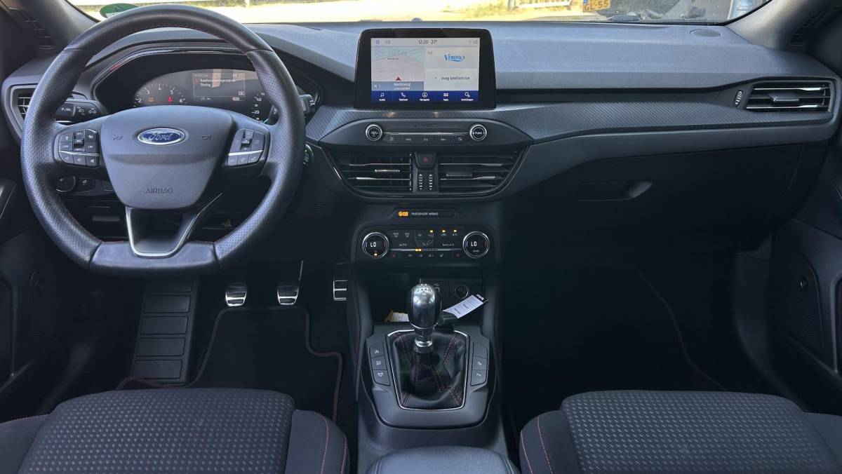 Ford Focus Ford Focus 1.0 EcoBoost ST Line Business | 2e Eigenaar | NL AUTO | PANO | Nieuw 18 Inch Velgen + Nieuwe Michelin Banden | Achteruitrijcamera | Keyless Entry | Navigatie | DAB+ | B&O Audio | LED | Stoelverwarming | Stuurverwarming | Voorruitverwarming | Climate Control | Apple Carplay & Android Auto | Privacy Glass | Parkeersensoren Voor en Achter | 2 Sleutels | APK tot 02-05-2027 |