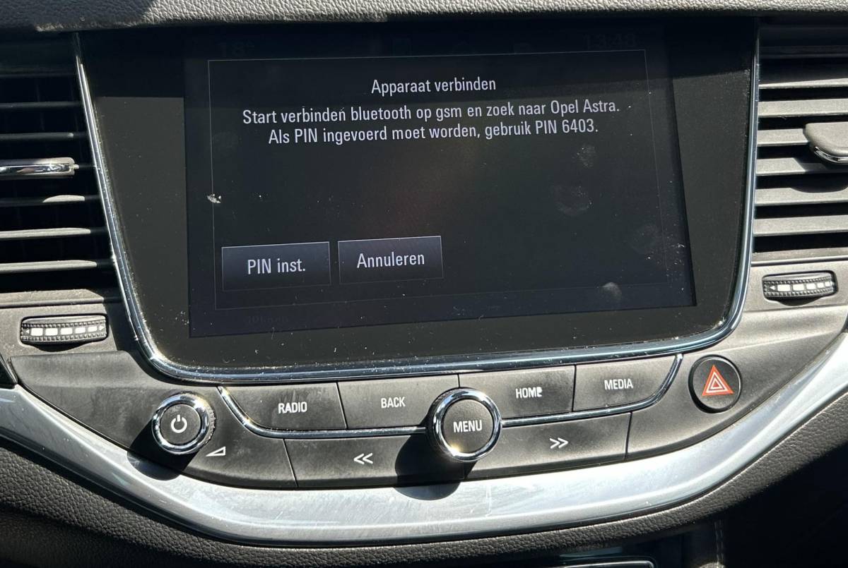 Opel Astra Opel Astra Sports Tourer 1.4 Innovation 150PK | 2e Eigenaar | NL AUTO | NAP | Achteruitrijcamera | Elektrische Trekhaak | Parkeersensoren Voor en Achter | 2 Sleutels |