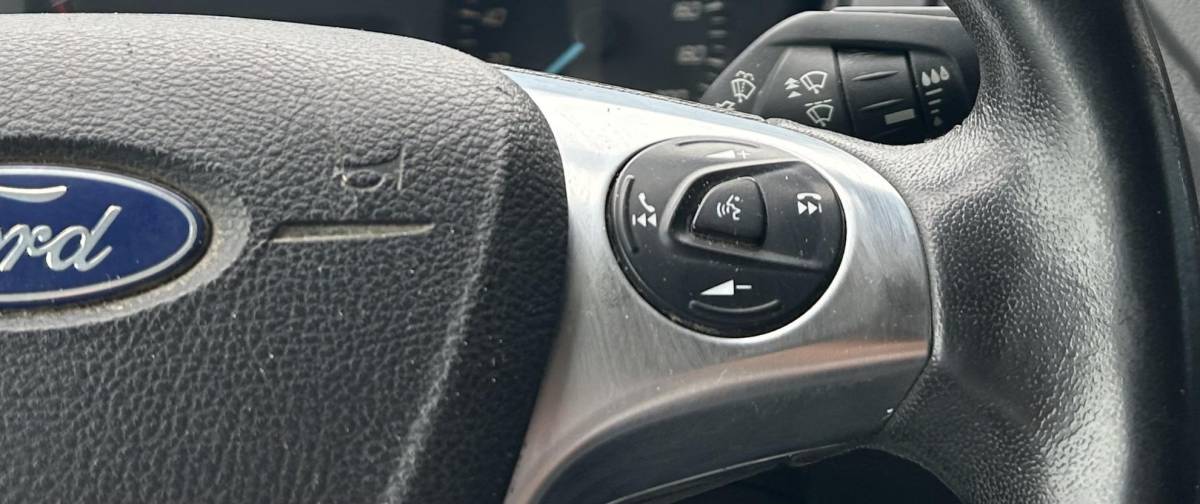 Ford Transit Ford Transit 350 2.0 TDCI L3H2 Trend 131PK | 1e Eigenaar | NL AUTO | NAP | Trekhaak | Achteruitrijcamera | Parkeersensoren Voor en Achter | Airco | Cruise Control | Navigatie | Apple Carplay | Andriod Auto | Nieuwe APK | LETOP: Auto is in de laadruimte niet schoon en reclame stickers zijn nog zichtbaar |