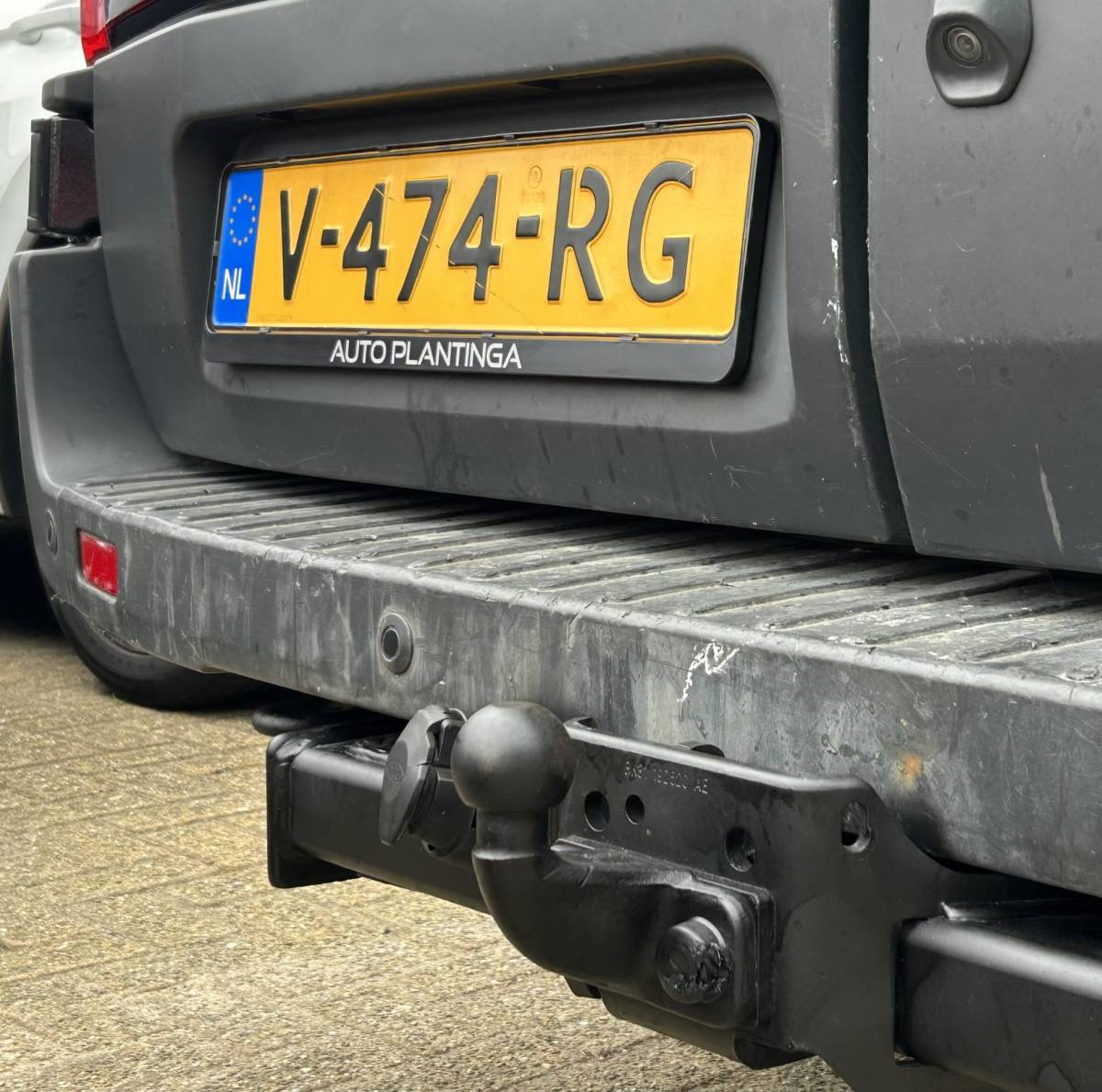 Ford Transit Ford Transit 350 2.0 TDCI L3H2 Trend 131PK | 1e Eigenaar | NL AUTO | NAP | Trekhaak | Achteruitrijcamera | Parkeersensoren Voor en Achter | Airco | Cruise Control | Navigatie | Apple Carplay | Andriod Auto | Nieuwe APK | LETOP: Auto is in de laadruimte niet schoon en reclame stickers zijn nog zichtbaar |