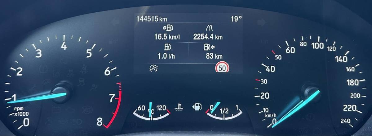 Ford Focus Ford Focus Wagon 1.0 EcoBoost Titanium Business 125PK | PANO | 2e Eigenaar | NL AUTO | Onderhoudshistorie | NAP | Elektrische Achterklep | Parkeersensoren | Winter Pack | Stoel Stuur en Voorruitverwarming | Climate Control | Cruise Control | Navigatie | Carplay | 2 Sleutels |