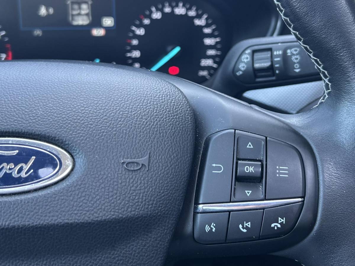 Ford Focus Ford Focus Wagon 1.0 EcoBoost Titanium Business 125PK | PANO | 2e Eigenaar | NL AUTO | Onderhoudshistorie | NAP | Elektrische Achterklep | Parkeersensoren | Winter Pack | Stoel Stuur en Voorruitverwarming | Climate Control | Cruise Control | Navigatie | Carplay | 2 Sleutels |