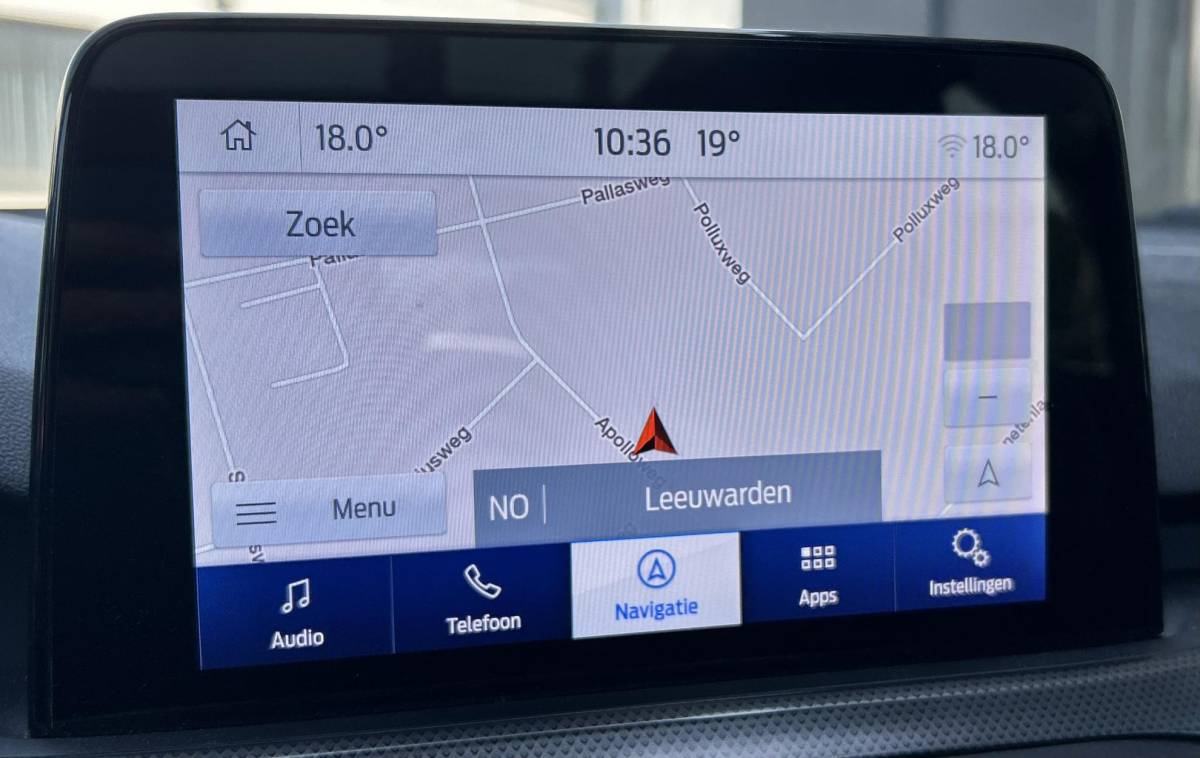 Ford Focus Ford Focus Wagon 1.0 EcoBoost Titanium Business 125PK | PANO | 2e Eigenaar | NL AUTO | Onderhoudshistorie | NAP | Elektrische Achterklep | Parkeersensoren | Winter Pack | Stoel Stuur en Voorruitverwarming | Climate Control | Cruise Control | Navigatie | Carplay | 2 Sleutels |