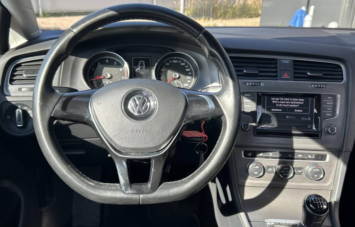 Volkswagen Golf Volkswagen Golf 1.4 TSI ACT Highline Edition 40 | 140PK | Nette Staat | Navigatie | Stoelverwarming | Climate Control | Parkeersensoren Voor en Achter | Lichtmetalen Velgen |