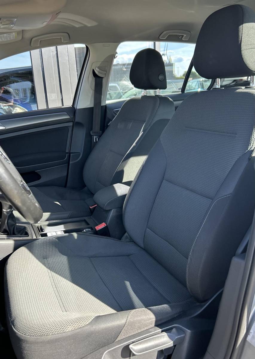 Volkswagen Golf Volkswagen Golf 1.4 TSI ACT Highline Edition 40 | 140PK | Nette Staat | Navigatie | Stoelverwarming | Climate Control | Parkeersensoren Voor en Achter | Lichtmetalen Velgen |