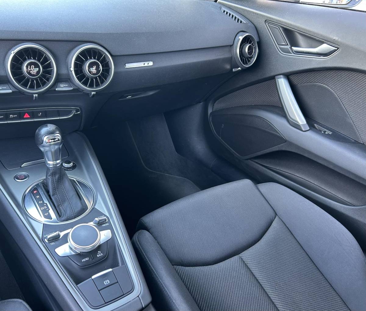 Audi TT Audi TT 1.8 TFSI Pro Line 179PK | AUTOMAAT | ZEER NETTE STAAT! | Volledige Onderhoudshistorie | 06-2026 Groot Onderhoud Gehad | Maxton Pakket | Virtual Cockpit | Apple Carplay & Android Auto | Navigatie | 18 Inch |