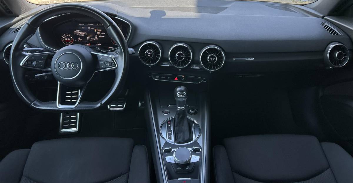 Audi TT Audi TT 1.8 TFSI Pro Line 179PK | AUTOMAAT | ZEER NETTE STAAT! | Volledige Onderhoudshistorie | 06-2026 Groot Onderhoud Gehad | Maxton Pakket | Virtual Cockpit | Apple Carplay & Android Auto | Navigatie | 18 Inch |