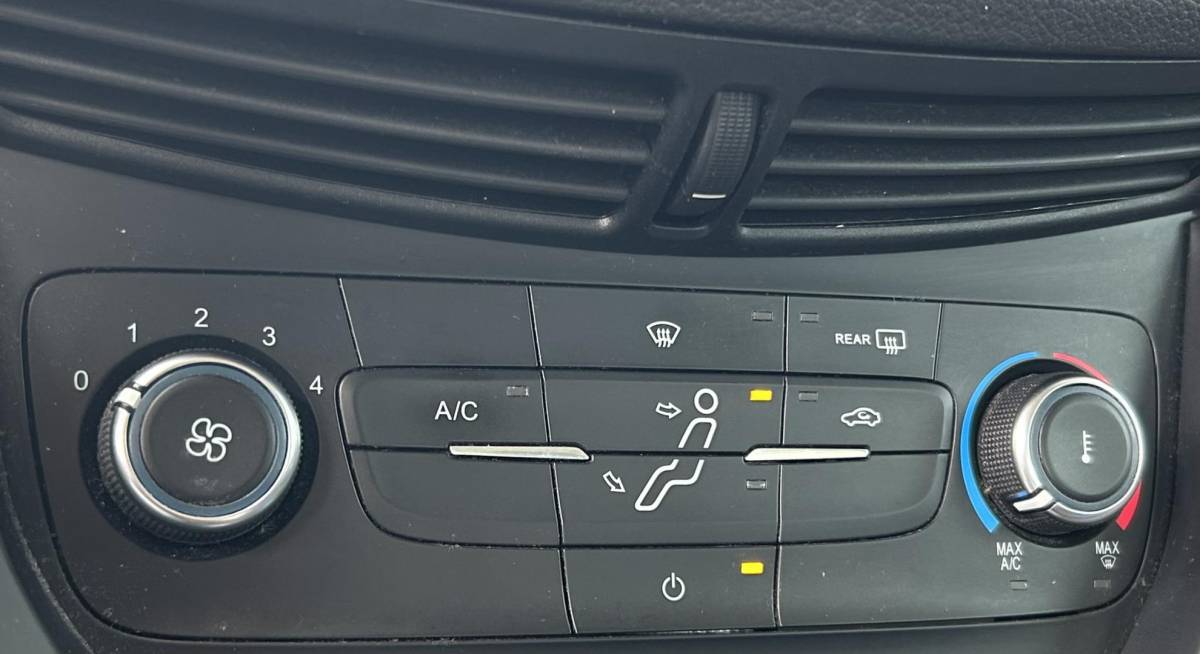 Ford Grand C-Max Ford Grand C-Max 1.0 Trend 7p. 125PK | 7 Persoons | NL AUTO | NAP | Navigatie | Airco | Parkeersensoren | Cruise Control | 2 Sleutels |