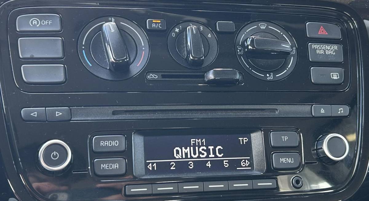 Volkswagen up! Volkswagen Up! 1.0 move up! BlueMotion | ZEER NETTE STAAT | Volledige Onderhoudshistorie + Facturen | NL AUTO | NAP | 5 Deurs | Navigatie | Airco |