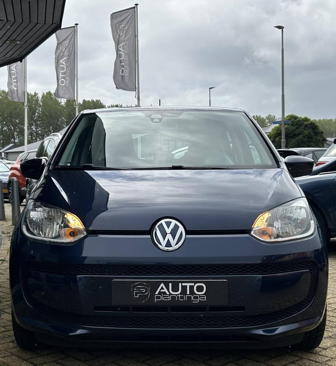 Volkswagen up! Volkswagen Up! 1.0 move up! BlueMotion | ZEER NETTE STAAT | Volledige Onderhoudshistorie + Facturen | NL AUTO | NAP | 5 Deurs | Navigatie | Airco |