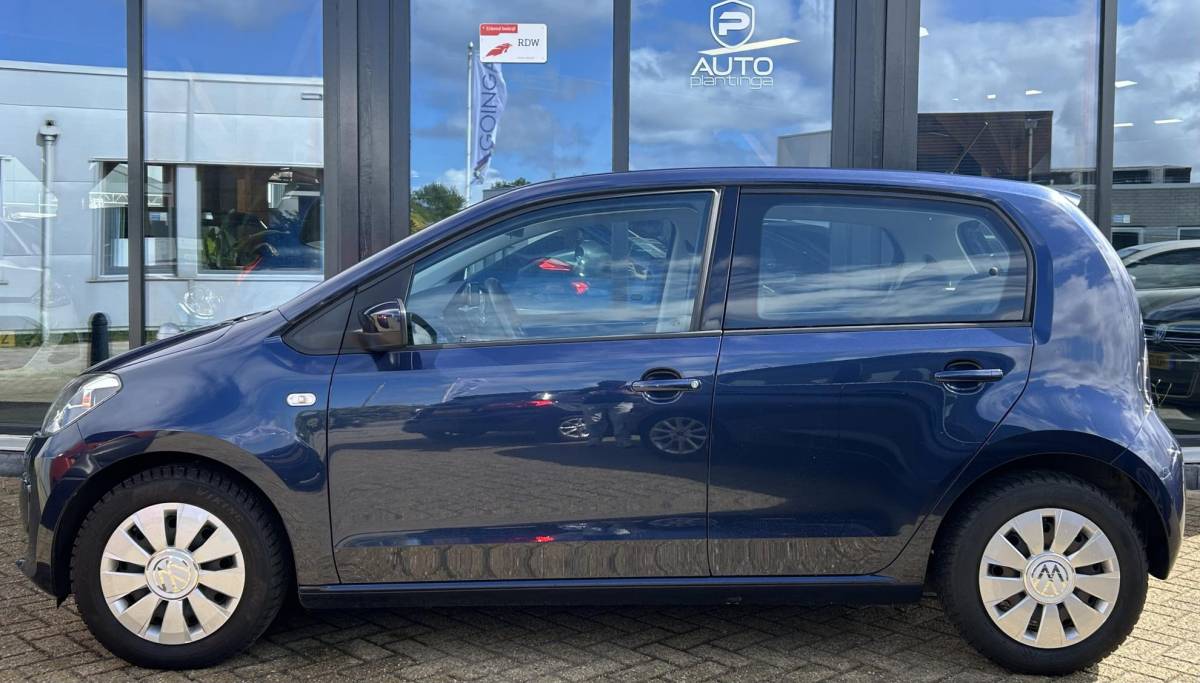 Volkswagen up! Volkswagen Up! 1.0 move up! BlueMotion | ZEER NETTE STAAT | Volledige Onderhoudshistorie + Facturen | NL AUTO | NAP | 5 Deurs | Navigatie | Airco |
