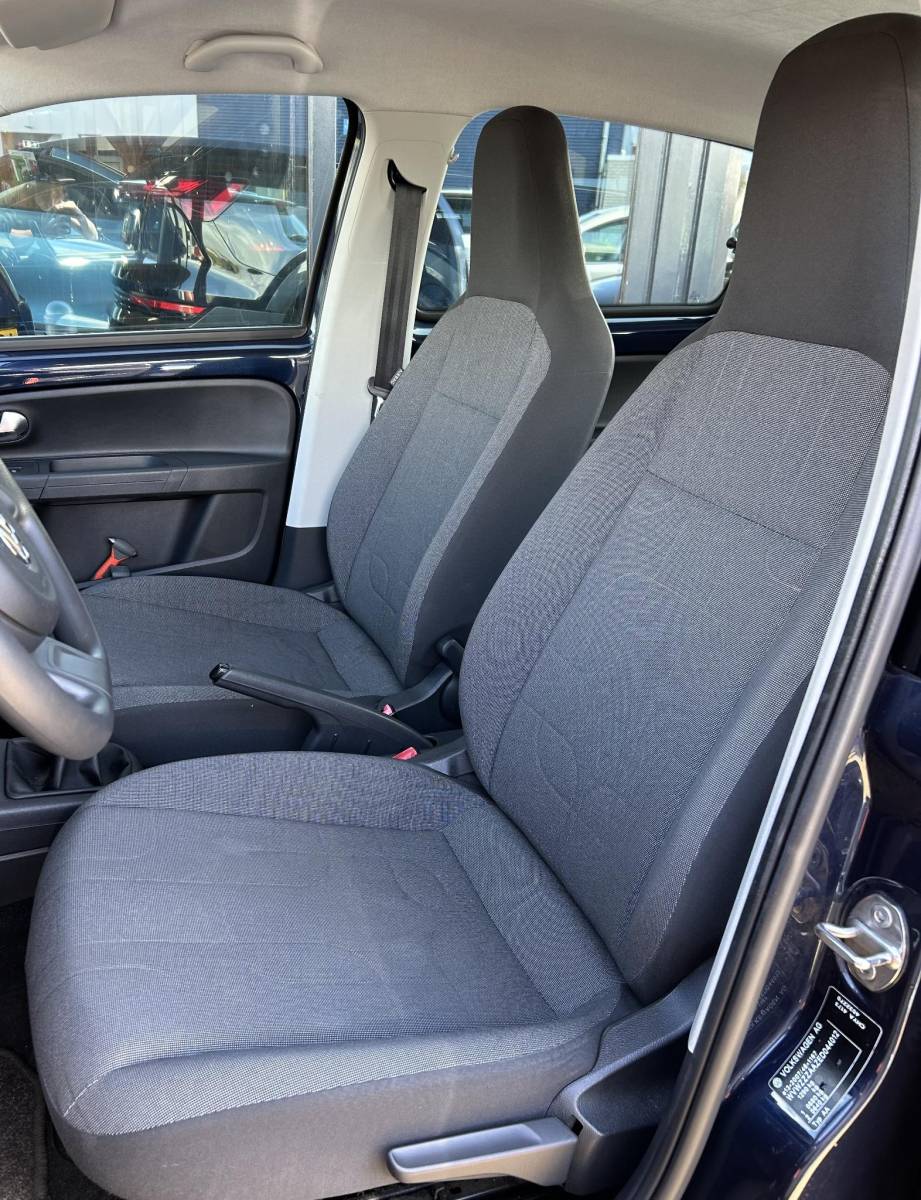 Volkswagen up! Volkswagen Up! 1.0 move up! BlueMotion | ZEER NETTE STAAT | Volledige Onderhoudshistorie + Facturen | NL AUTO | NAP | 5 Deurs | Navigatie | Airco |
