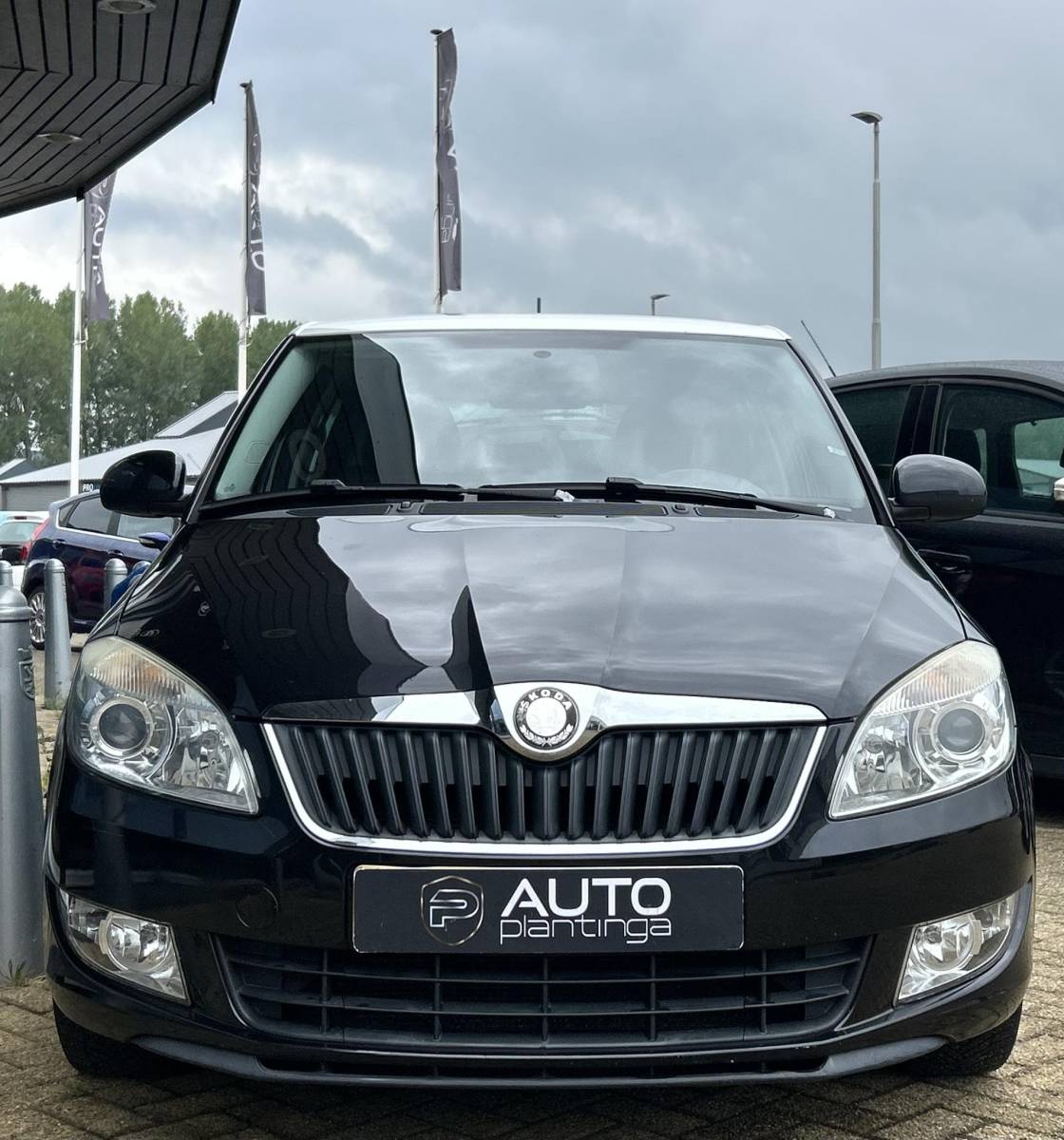 Škoda Fabia Skoda Fabia 1.2 TSI Dynamic 105PK | NL AUTO | Trekhaak | Onderhoudshistorie | Climate Control | Cruise Control | 2 Sleutels | Armsteun |