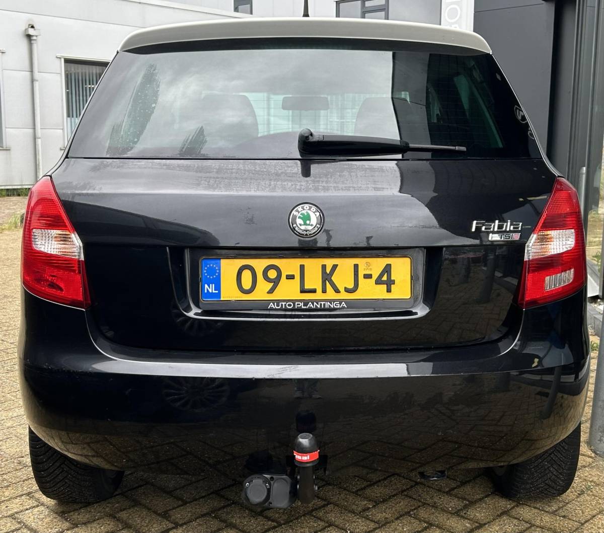 Škoda Fabia Skoda Fabia 1.2 TSI Dynamic 105PK | NL AUTO | Trekhaak | Onderhoudshistorie | Climate Control | Cruise Control | 2 Sleutels | Armsteun |