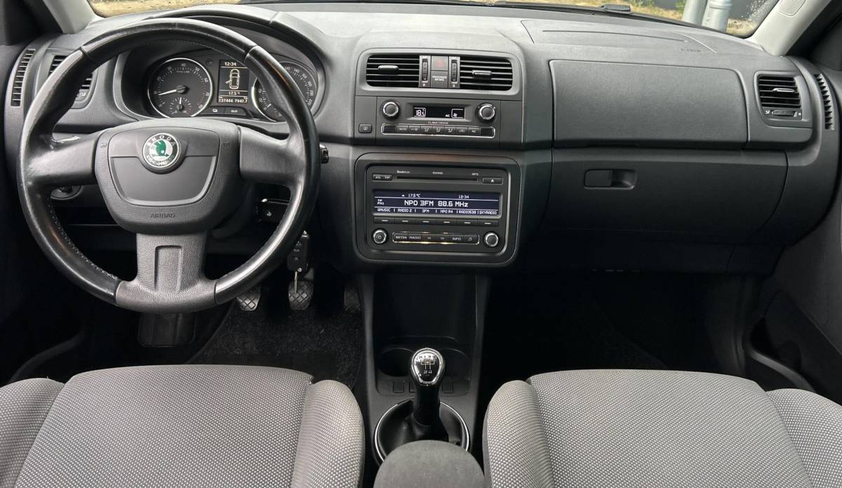 Škoda Fabia Skoda Fabia 1.2 TSI Dynamic 105PK | NL AUTO | Trekhaak | Onderhoudshistorie | Climate Control | Cruise Control | 2 Sleutels | Armsteun |