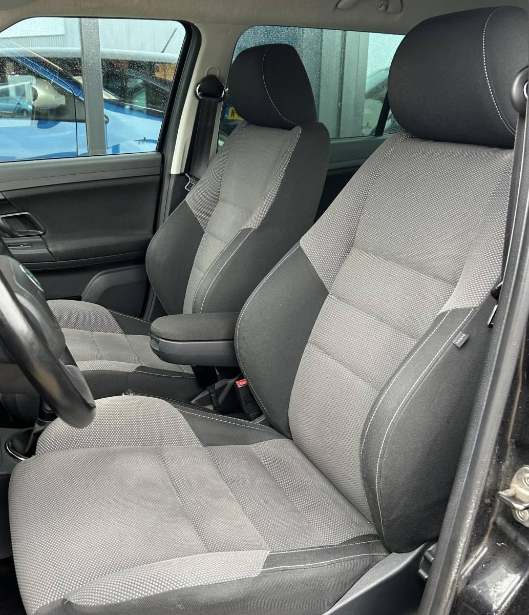Škoda Fabia Skoda Fabia 1.2 TSI Dynamic 105PK | NL AUTO | Trekhaak | Onderhoudshistorie | Climate Control | Cruise Control | 2 Sleutels | Armsteun |