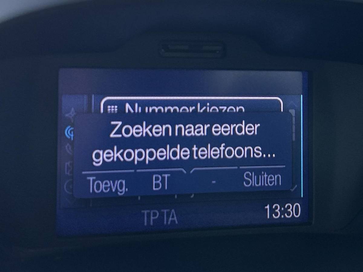 Ford B-MAX Ford B-Max 1.0 EcoBoost Titanium 101PK | 1e Eigenaar | NL AUTO | NAP | Trekhaak | Achteruitrijcamera | Parkeersensoren Voor en Achter | Voorruitverwarming | Climate Control | Cruise Control | 2 Sleutels |