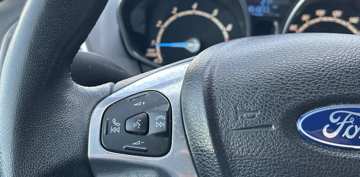 Ford B-MAX Ford B-Max 1.0 EcoBoost Titanium 101PK | 1e Eigenaar | NL AUTO | NAP | Trekhaak | Achteruitrijcamera | Parkeersensoren Voor en Achter | Voorruitverwarming | Climate Control | Cruise Control | 2 Sleutels |