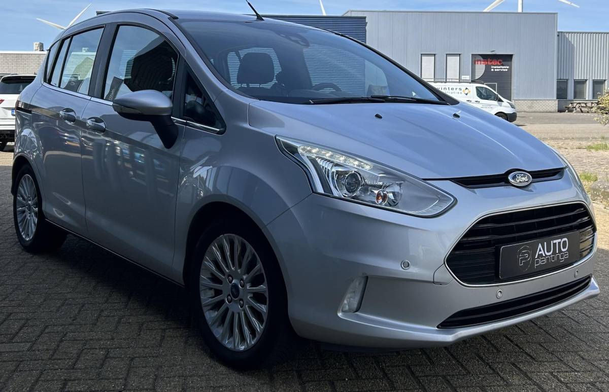 Ford B-MAX Ford B-Max 1.0 EcoBoost Titanium 101PK | 1e Eigenaar | NL AUTO | NAP | Trekhaak | Achteruitrijcamera | Parkeersensoren Voor en Achter | Voorruitverwarming | Climate Control | Cruise Control | 2 Sleutels |