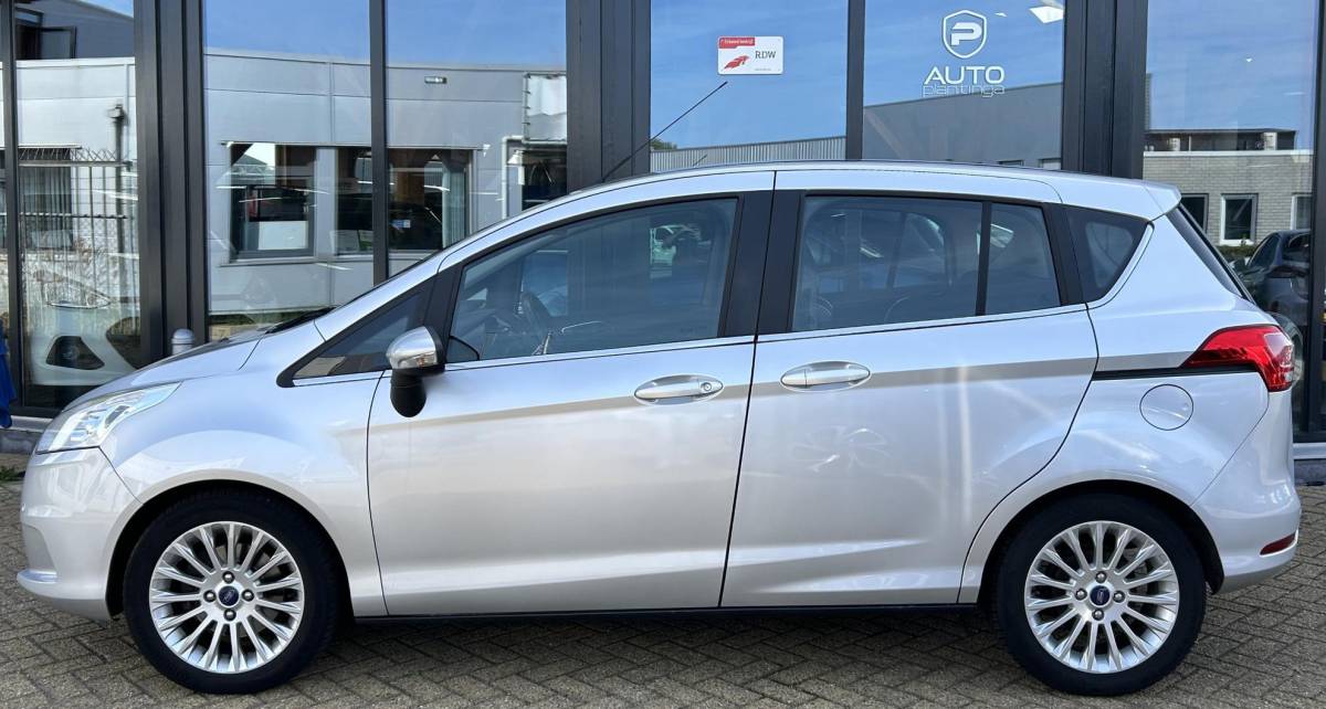Ford B-MAX Ford B-Max 1.0 EcoBoost Titanium 101PK | 1e Eigenaar | NL AUTO | NAP | Trekhaak | Achteruitrijcamera | Parkeersensoren Voor en Achter | Voorruitverwarming | Climate Control | Cruise Control | 2 Sleutels |