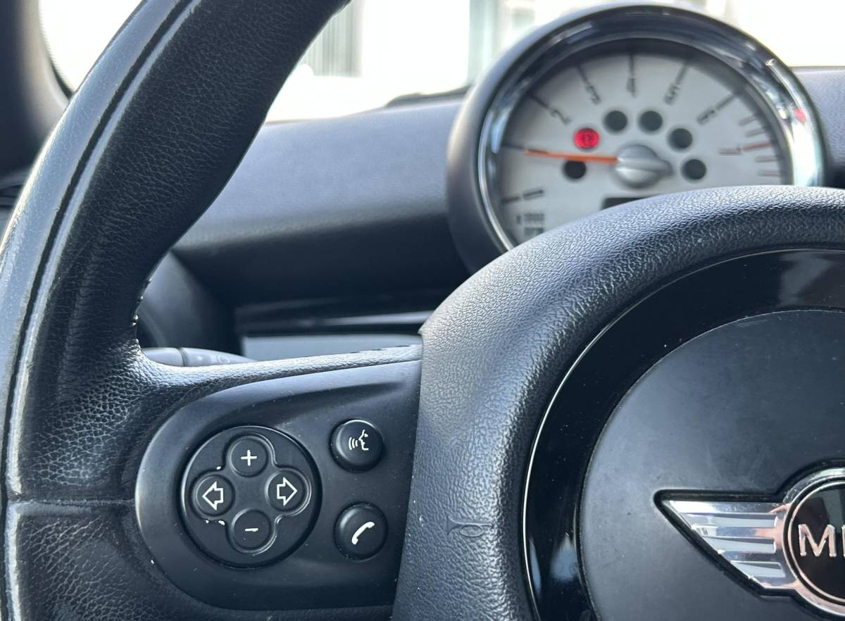 MINI Clubman MINI Clubman 1.6 Cooper 122PK | PANO | Stoelverwarming | Bi-Xenon | Parkeersensoren | Lichtmetalen Velgen | Climate Control | Cruise Control | 2 Sleutels | Privacy Glass |