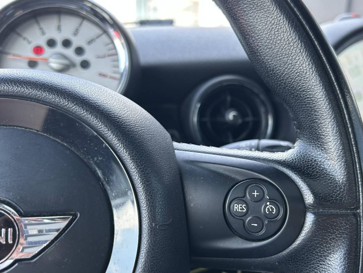 MINI Clubman MINI Clubman 1.6 Cooper 122PK | PANO | Stoelverwarming | Bi-Xenon | Parkeersensoren | Lichtmetalen Velgen | Climate Control | Cruise Control | 2 Sleutels | Privacy Glass |