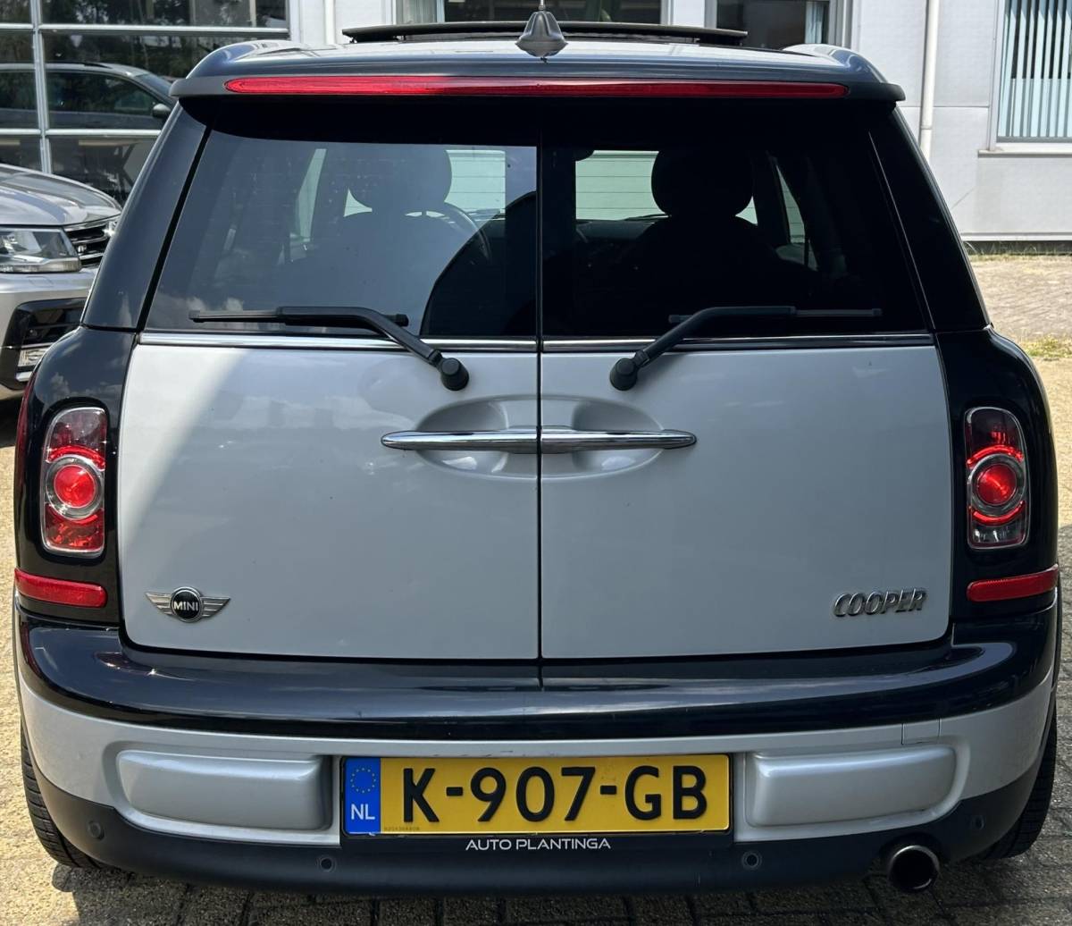 MINI Clubman MINI Clubman 1.6 Cooper 122PK | PANO | Stoelverwarming | Bi-Xenon | Parkeersensoren | Lichtmetalen Velgen | Climate Control | Cruise Control | 2 Sleutels | Privacy Glass |