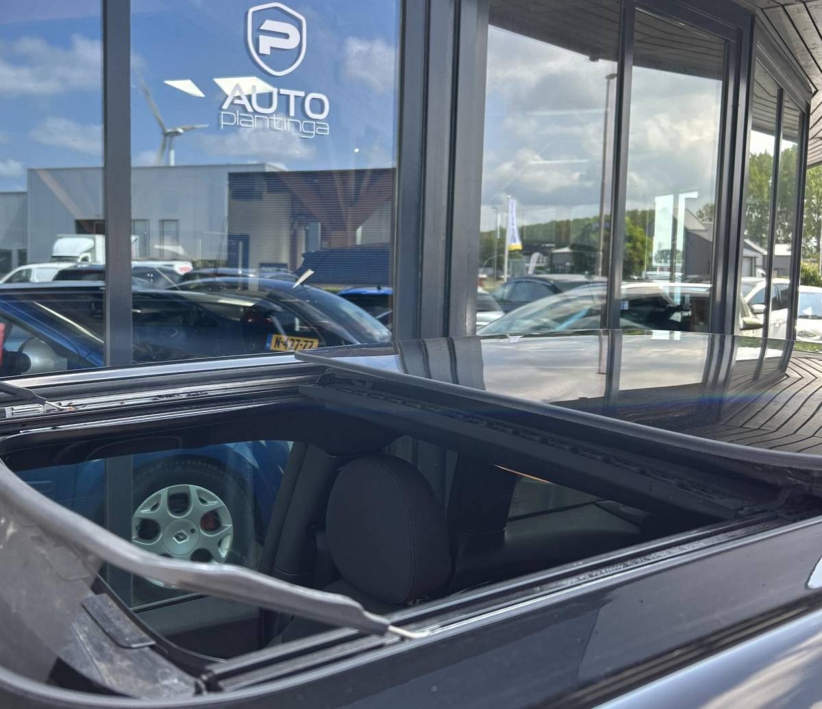 MINI Clubman MINI Clubman 1.6 Cooper 122PK | PANO | Stoelverwarming | Bi-Xenon | Parkeersensoren | Lichtmetalen Velgen | Climate Control | Cruise Control | 2 Sleutels | Privacy Glass |