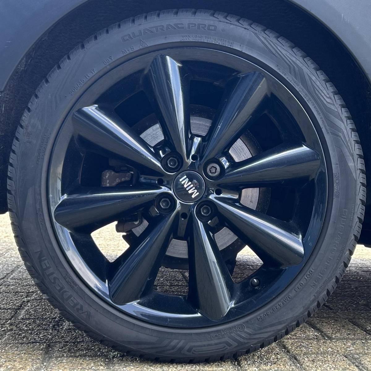 MINI Clubman MINI Clubman 1.6 Cooper 122PK | PANO | Stoelverwarming | Bi-Xenon | Parkeersensoren | Lichtmetalen Velgen | Climate Control | Cruise Control | 2 Sleutels | Privacy Glass |