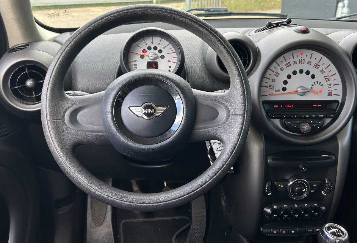 MINI Countryman MINI Countryman 1.6 Cooper Salt 122PK | Nette Staat | Onderhoudshistorie | Airco | Stoelverwarming | Lichtmetalen Velgen | 2 Sleutels | Two Tone |