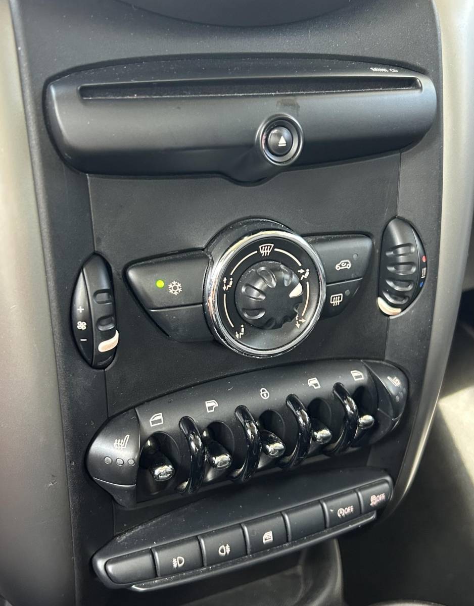 MINI Countryman MINI Countryman 1.6 Cooper Salt 122PK | Nette Staat | Onderhoudshistorie | Airco | Stoelverwarming | Lichtmetalen Velgen | 2 Sleutels | Two Tone |