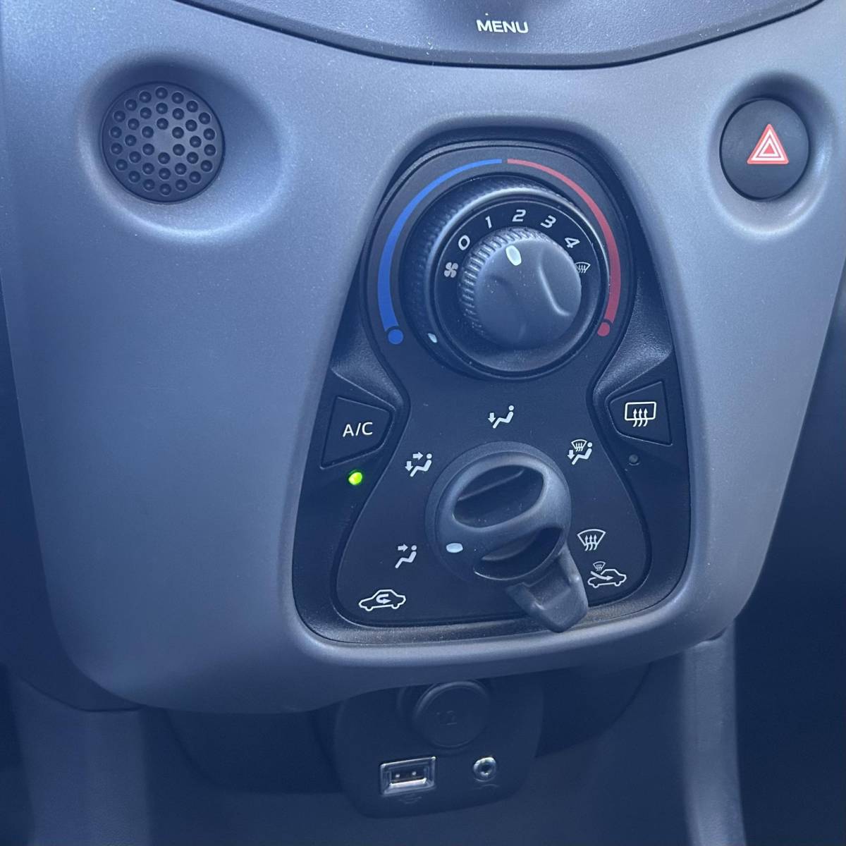 Peugeot 108 Peugeot 108 1.0 e-VTi Active | NL AUTO | Onderhoudshistorie | Airco | 5 Deurs | APK tot 20-01-2028 | 2 Sleutels |