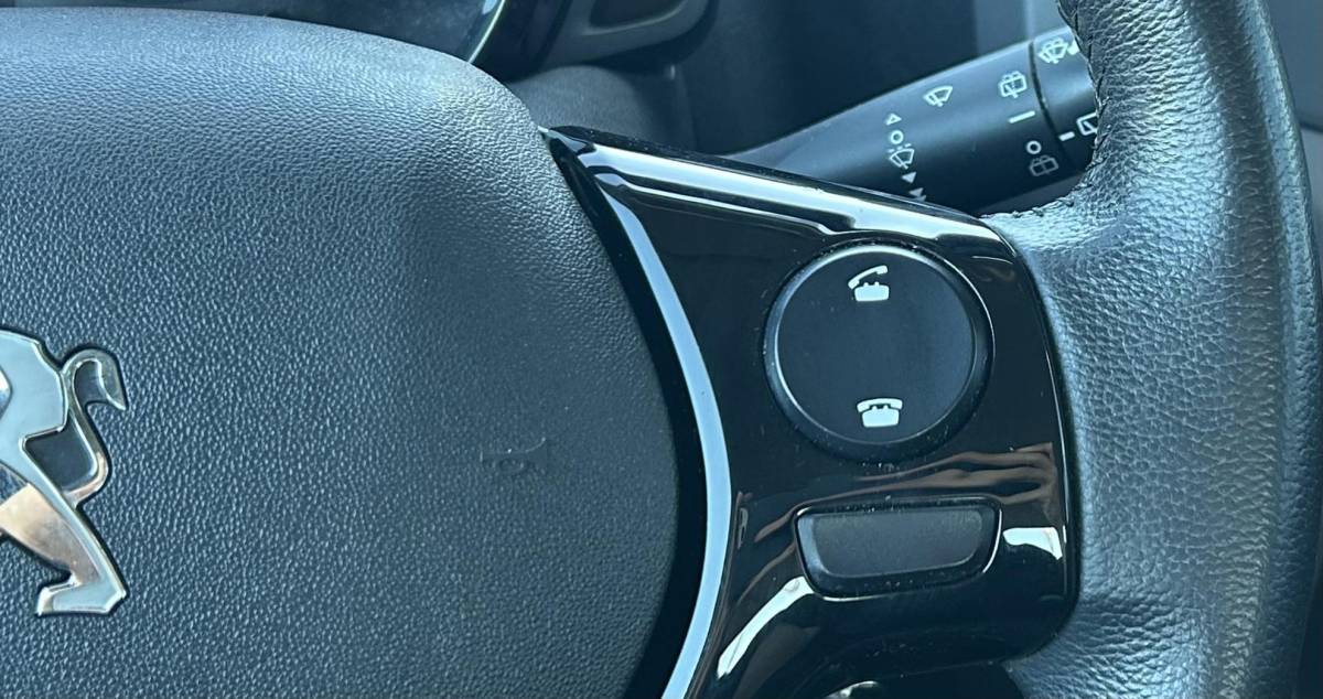 Peugeot 108 Peugeot 108 1.0 e-VTi Active | NL AUTO | Onderhoudshistorie | Airco | 5 Deurs | APK tot 20-01-2028 | 2 Sleutels |