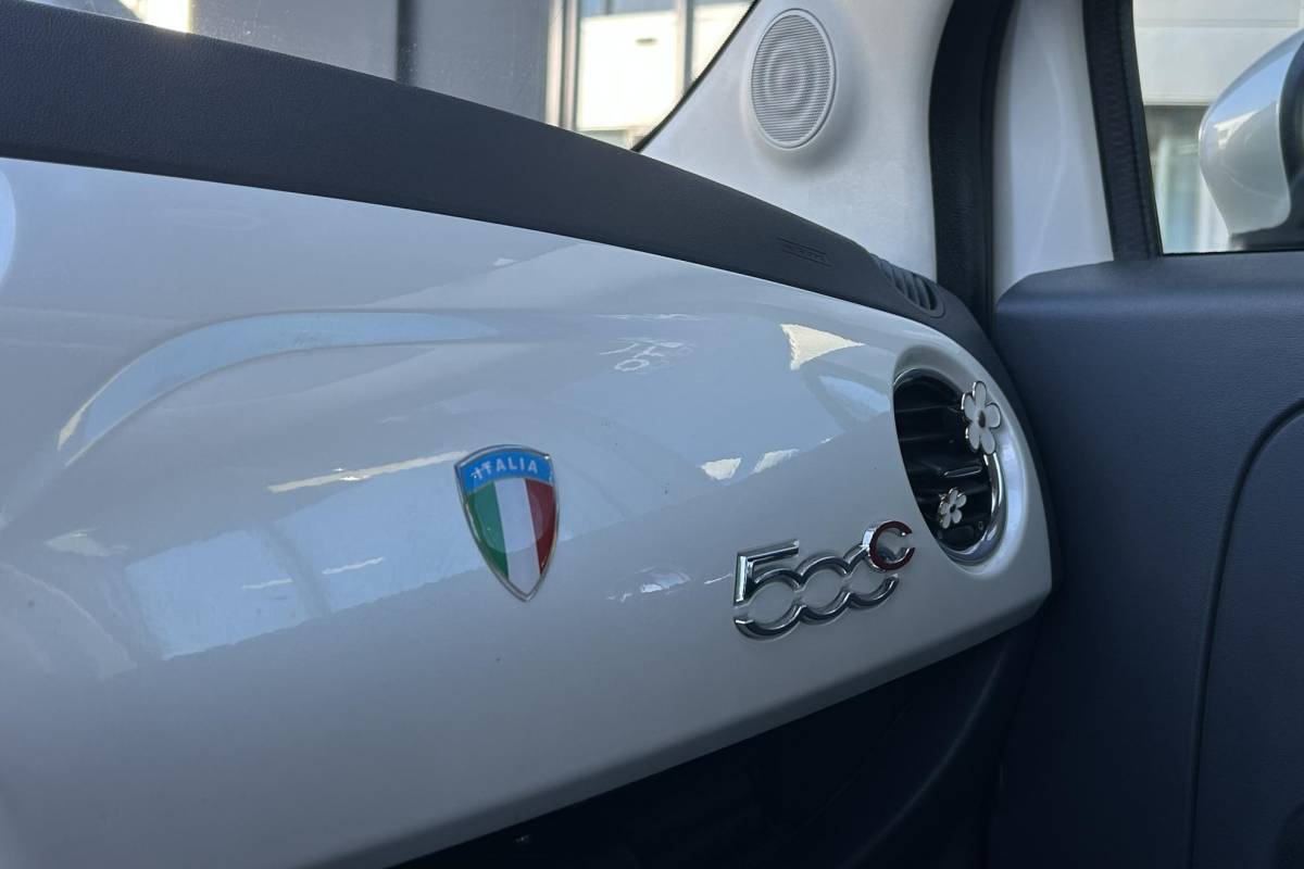 Fiat 500C Fiat 500 C 1.2 Lounge | AUTOMAAT | Cabrio | Nette Staat | NL AUTO | NAP | Onderhoudshistorie | D Riem is Vervangen | Airco | Carplay | Parkeersensoren | 2 Sleutels | Nieuwe APK |