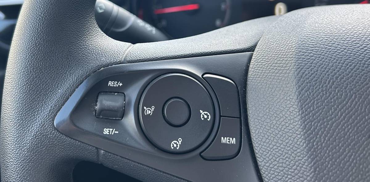 Opel Corsa Opel Corsa 1.2 Edition | NL AUTO | 2e Eigenaar | NAP | D-Riem is Vervangen | Onderhoudshistorie | Airco | Apple Carplay & Andriod Auto | Navigatie | Cruise Control | Parkeersensoren | Lichtmetalen Velgen | 2 Sleutels |
