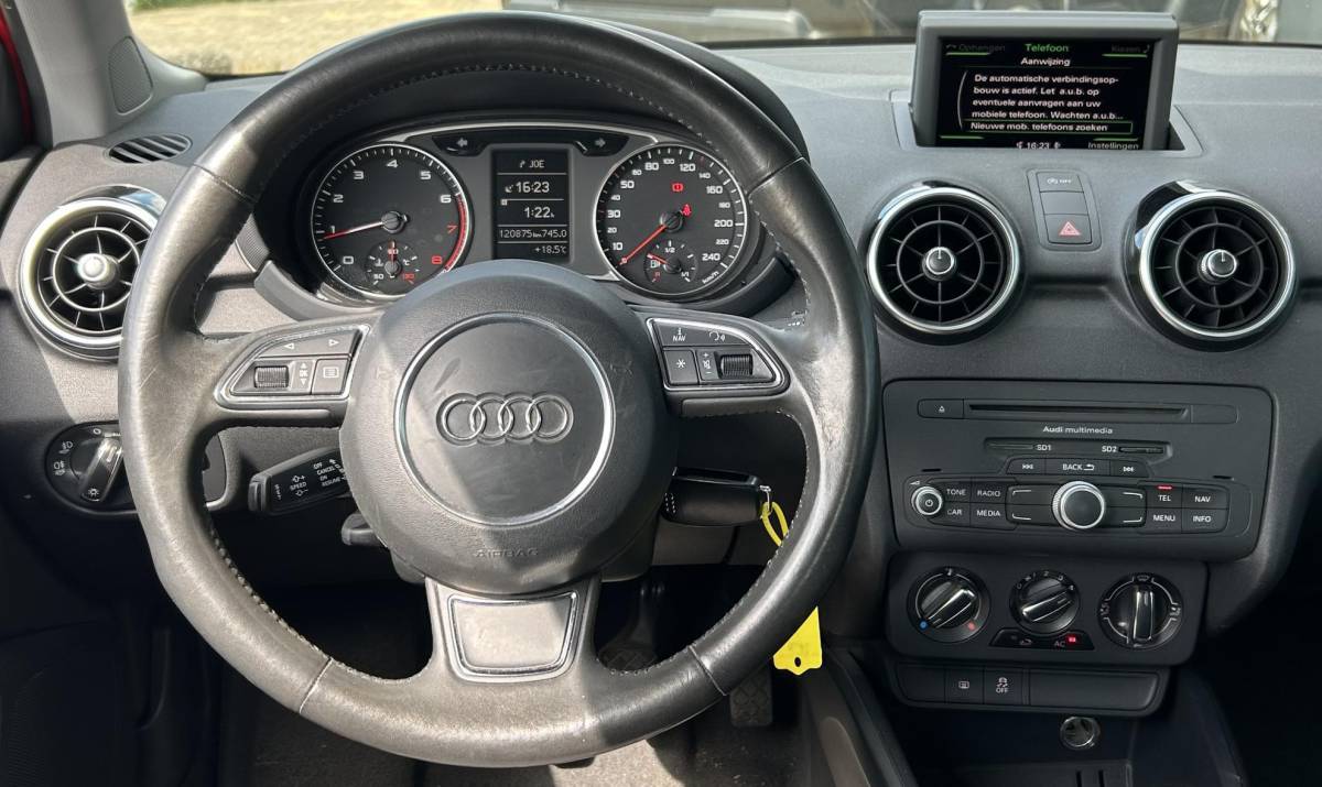 Audi A1 Audi A1 1.2 TFSI Ambition Pro Line Business 86PK | Zeer Nette Staat | 11 Jaar in Bezit Geweest van de Vorige Eigenaar | NL AUTO | Cruise Control | Airco | Armsteun | Lichtmetalen Velgen | APK tot 10-04-2027 |