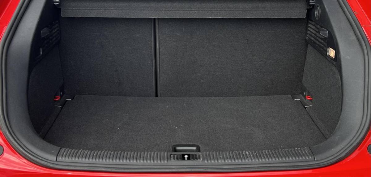 Audi A1 Audi A1 1.2 TFSI Ambition Pro Line Business 86PK | Zeer Nette Staat | 11 Jaar in Bezit Geweest van de Vorige Eigenaar | NL AUTO | Cruise Control | Airco | Armsteun | Lichtmetalen Velgen | APK tot 10-04-2027 |