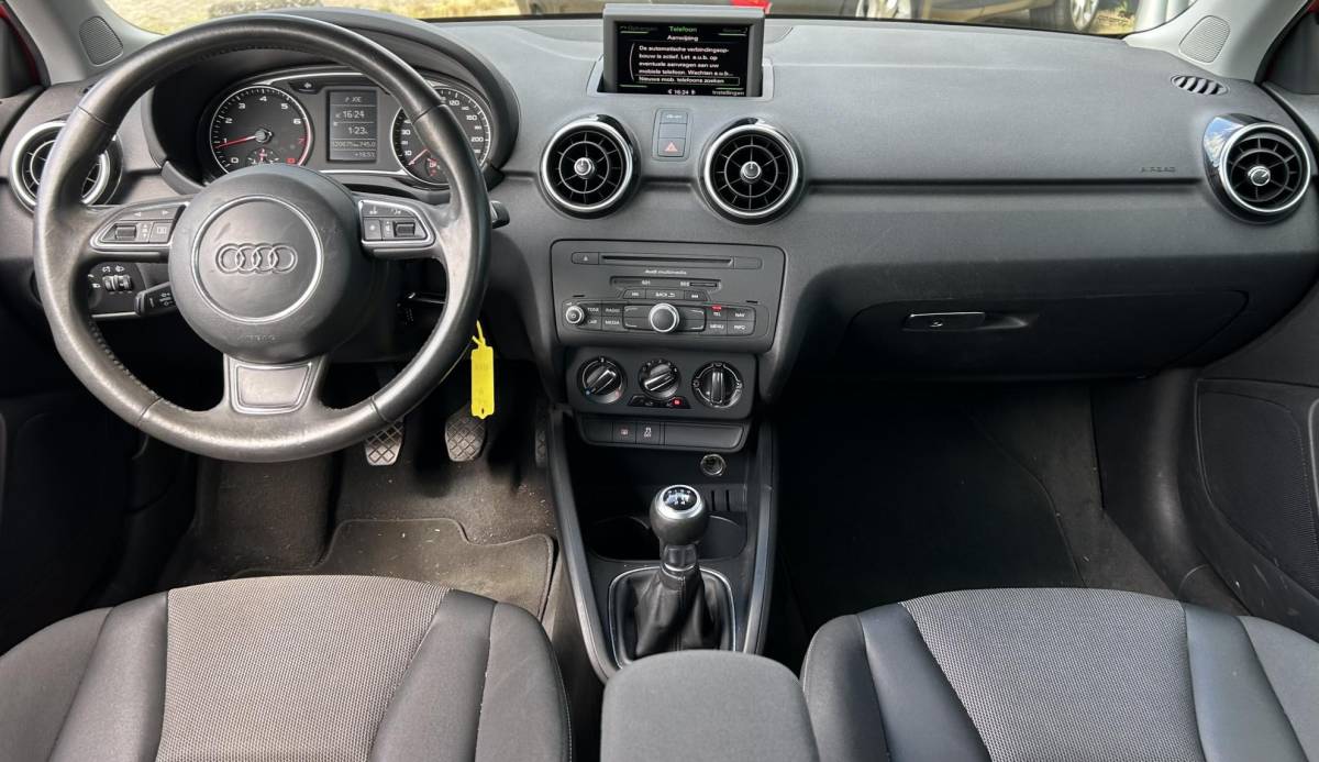Audi A1 Audi A1 1.2 TFSI Ambition Pro Line Business 86PK | Zeer Nette Staat | 11 Jaar in Bezit Geweest van de Vorige Eigenaar | NL AUTO | Cruise Control | Airco | Armsteun | Lichtmetalen Velgen | APK tot 10-04-2027 |