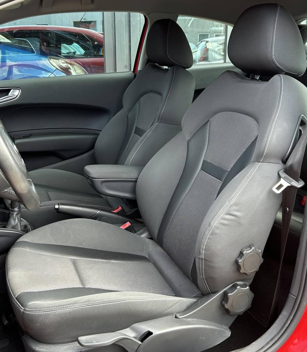 Audi A1 Audi A1 1.2 TFSI Ambition Pro Line Business 86PK | Zeer Nette Staat | 11 Jaar in Bezit Geweest van de Vorige Eigenaar | NL AUTO | Cruise Control | Airco | Armsteun | Lichtmetalen Velgen | APK tot 10-04-2027 |