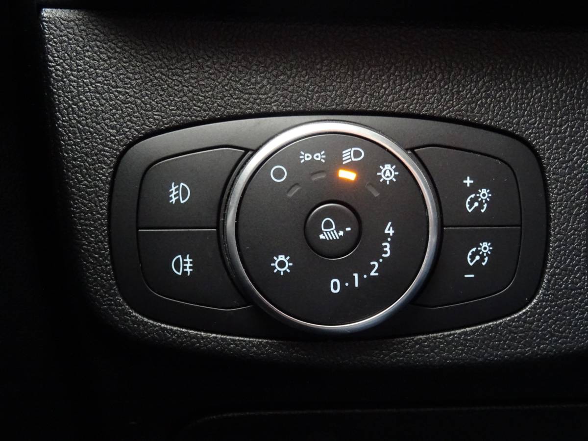 Ford Focus Ford Focus Wagon 1.0 EcoBoost Edition Business * CARPLAY * CAM !!