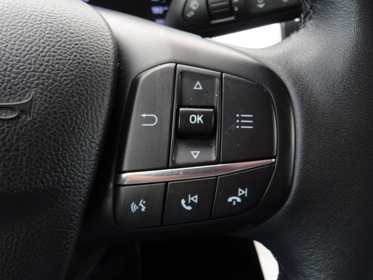 Ford Focus Ford Focus Wagon 1.0 EcoBoost Edition Business * CARPLAY * CAM !!