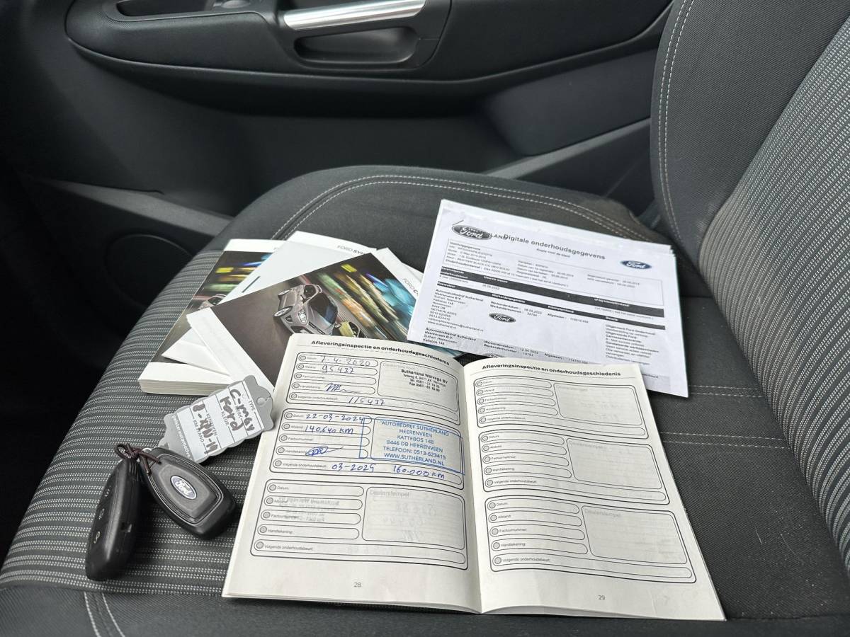 Ford C-MAX Ford C-Max 1.0 Edition Plus 125PK | Dealeronderhouden | Zeer Nette Staat! | NL AUTO | Achteruitrijcamera | Navigatie | Voorruitverwarming | Climate Control | Parkeersensoren Voor en Achter |