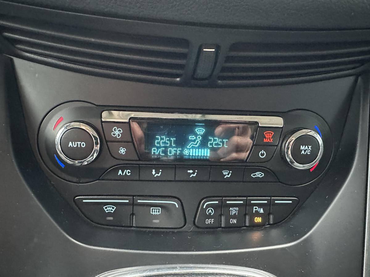 Ford C-MAX Ford C-Max 1.0 Edition Plus 125PK | Dealeronderhouden | Zeer Nette Staat! | NL AUTO | Achteruitrijcamera | Navigatie | Voorruitverwarming | Climate Control | Parkeersensoren Voor en Achter |
