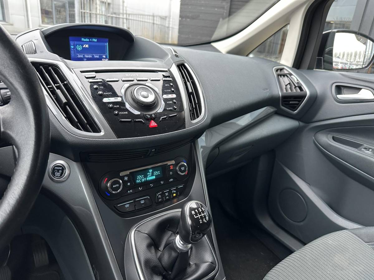 Ford C-MAX Ford C-Max 1.0 Edition Plus 125PK | Dealeronderhouden | Zeer Nette Staat! | NL AUTO | Achteruitrijcamera | Navigatie | Voorruitverwarming | Climate Control | Parkeersensoren Voor en Achter |