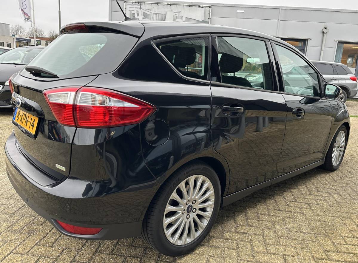 Ford C-MAX Ford C-Max 1.0 Edition Plus 125PK | Dealeronderhouden | Zeer Nette Staat! | NL AUTO | Achteruitrijcamera | Navigatie | Voorruitverwarming | Climate Control | Parkeersensoren Voor en Achter |