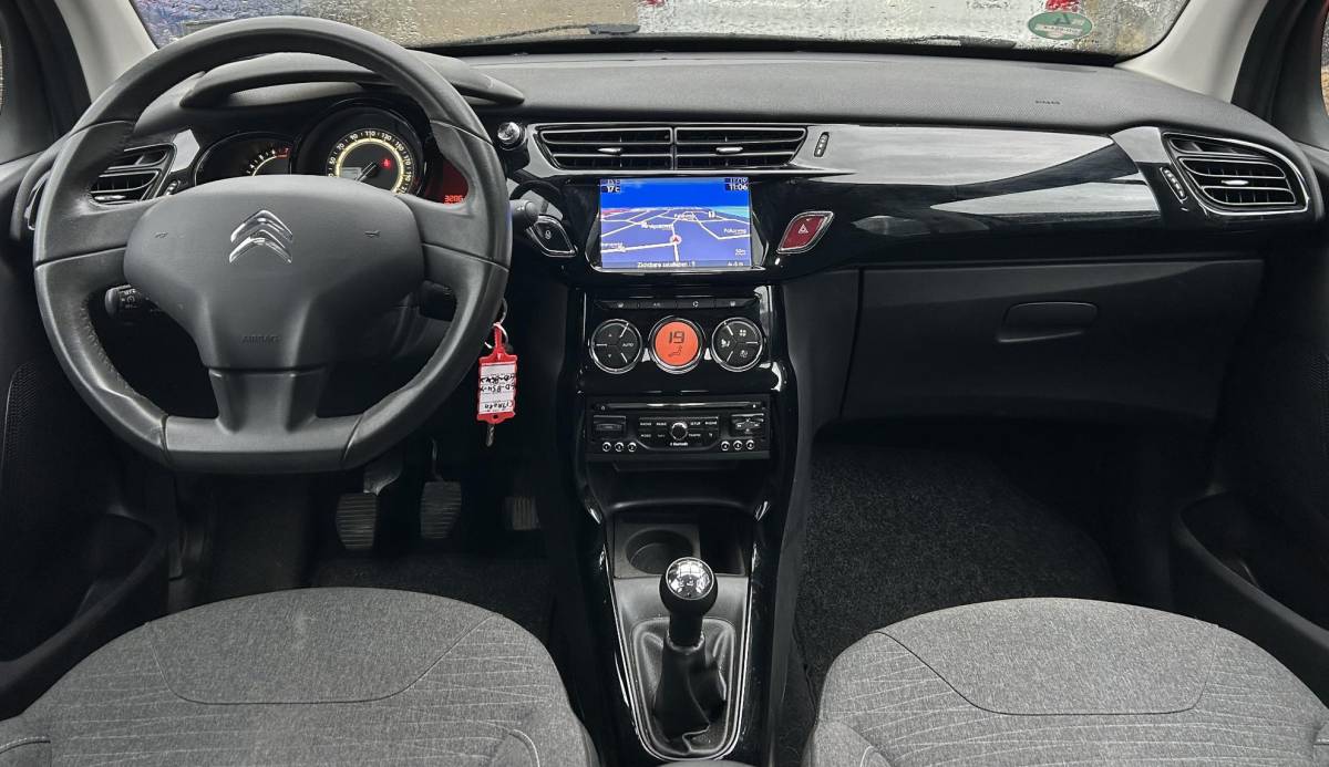 Citroën C3 Citroen C3 1.2 PureTech Collection 82PK | Nette Staat | NL AUTO | NAP | Trekhaak | Navigatie | Climate Control | Cruise Control |