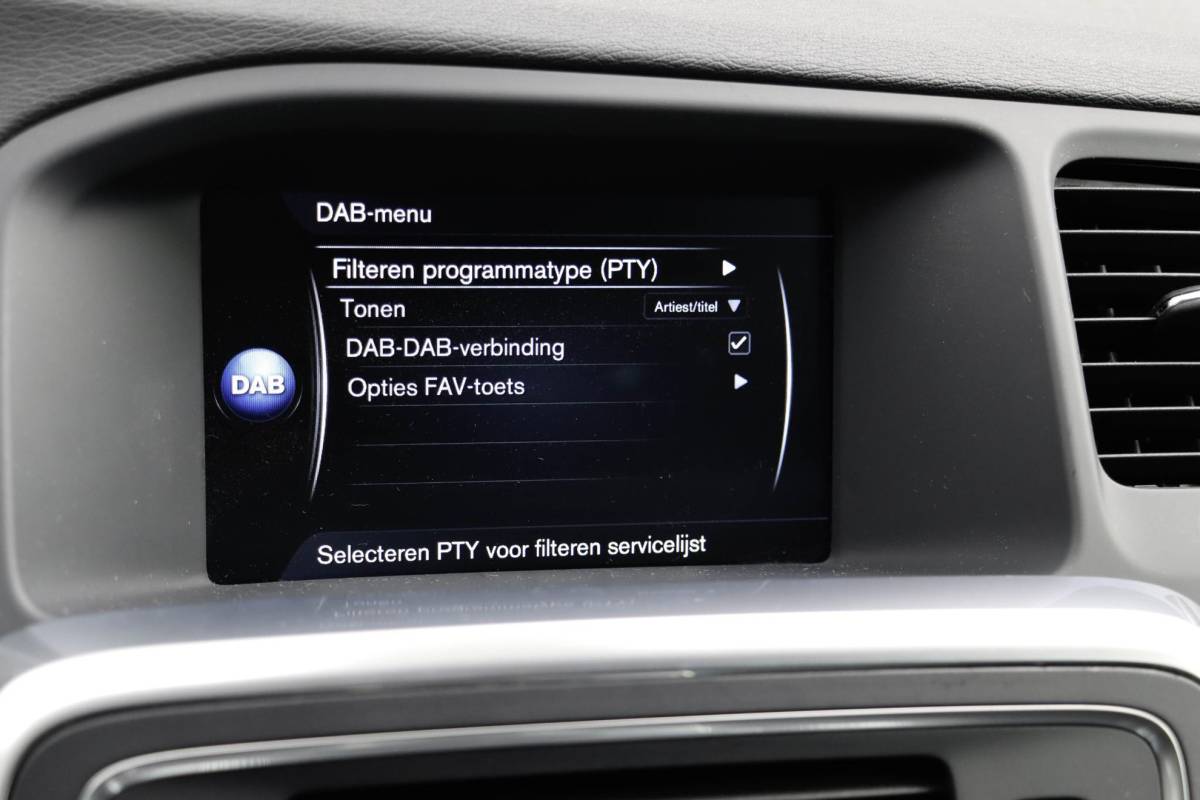 Volvo V60 Volvo V60 2.0 T3 Momentum | Leder | Bi-Xenon | 66.000 km! | Dealeronderhouden
